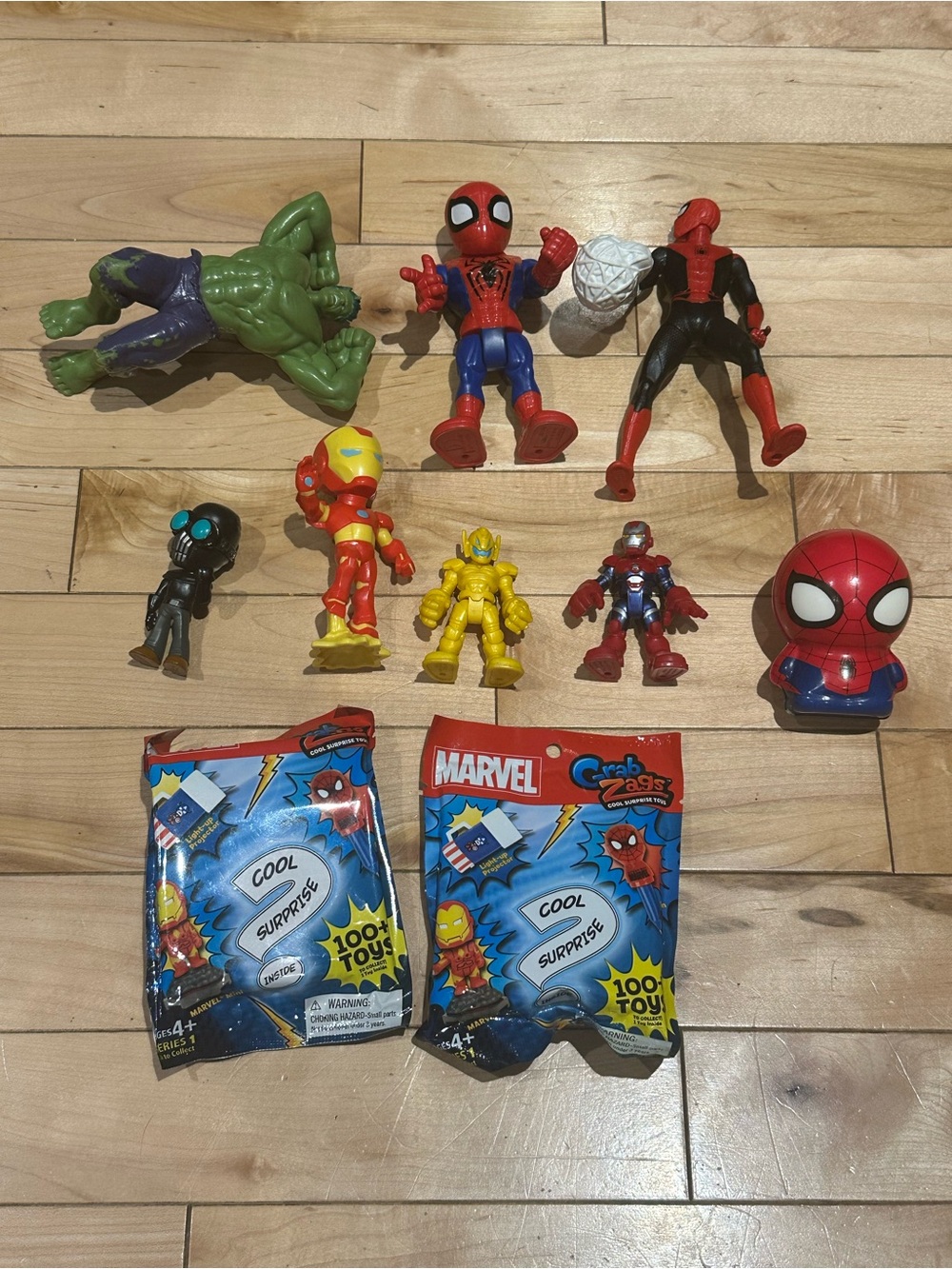Marvel Bundle - Picture 2 of 9